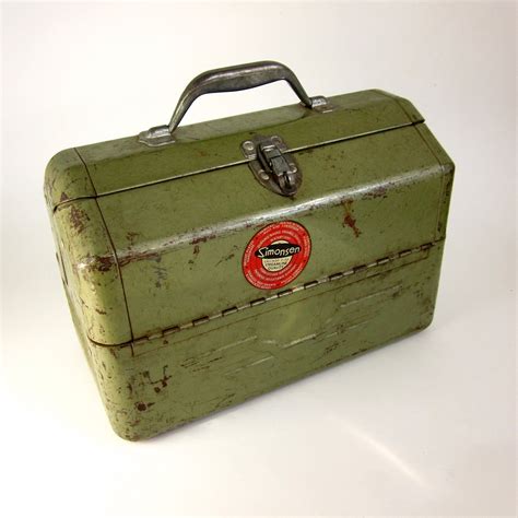 Vintage metal tackle box, Green metal box, Fishing 